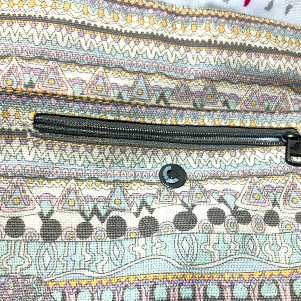 NWOT Sakroots Convertible Backpack/ Cross body bag/ shoulder bag
